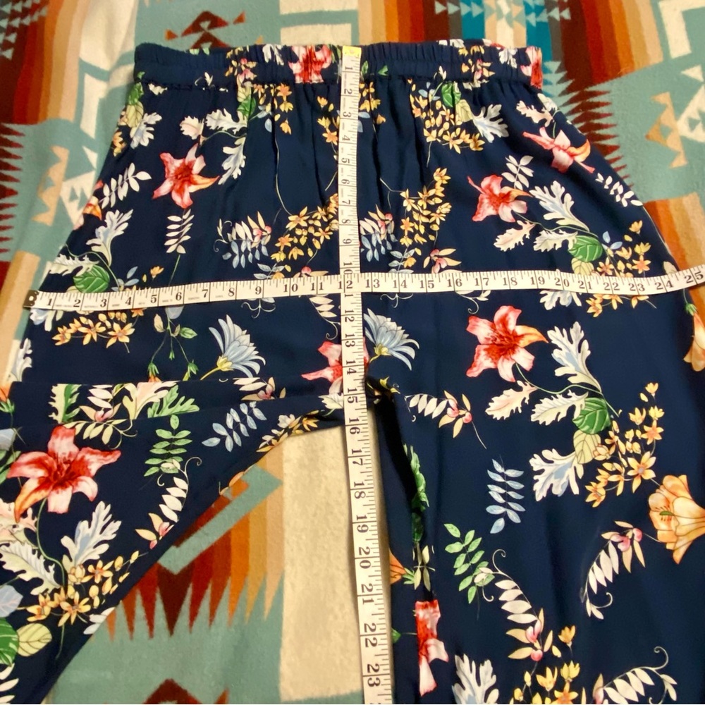 Like New Floral Wide Leg Pant - Picture 9 of 9